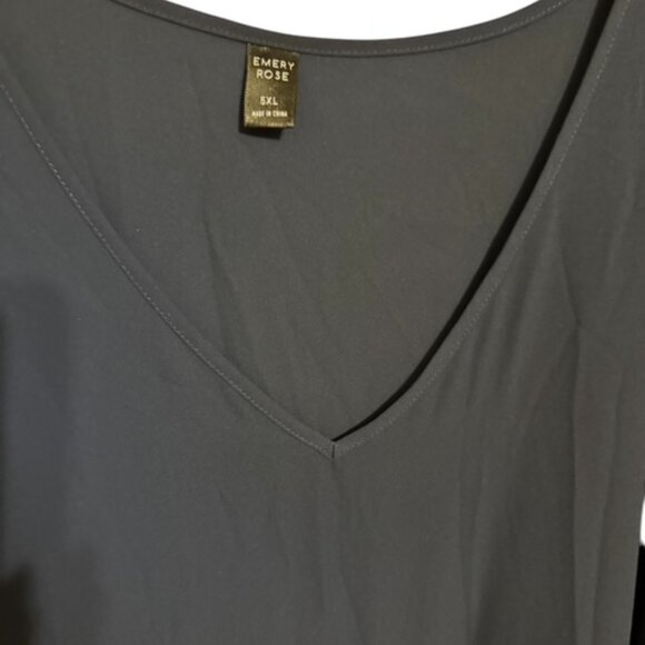 ❤️EMERY ROSE NAVY V-NECK BLOUSE PLUS SIZE: 3X - Picture 4 of 7